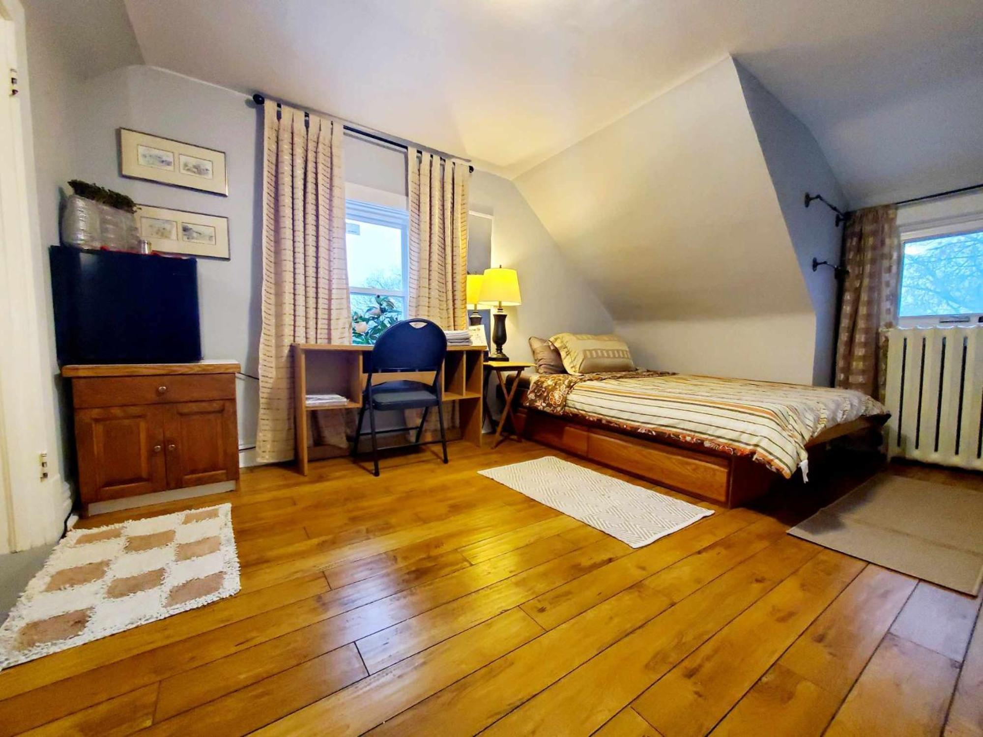 Merj'S Guest House In Wolesly Winnipeg Buitenkant foto